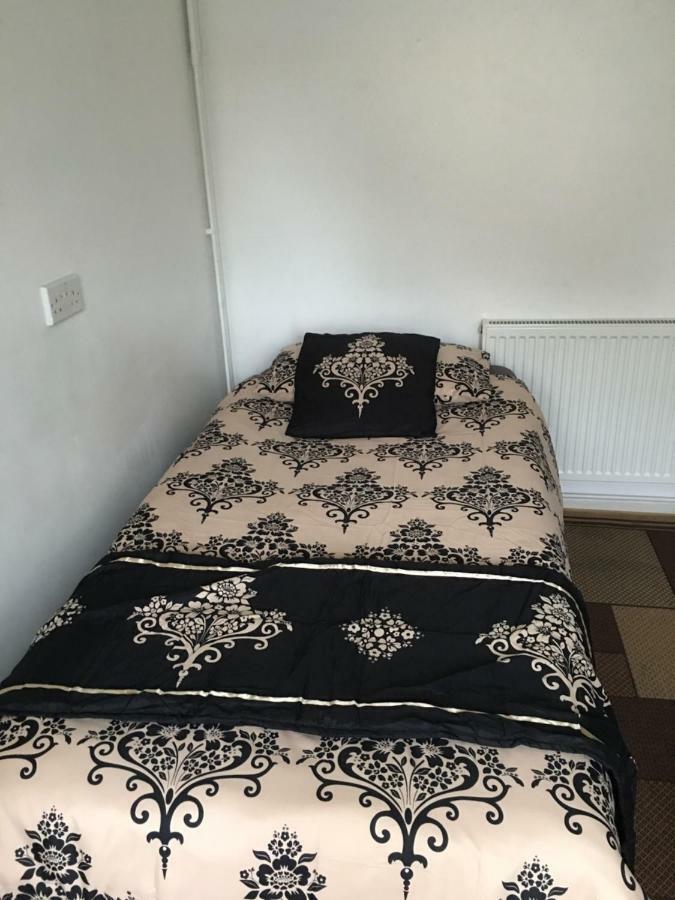 Travelling Stop Apartman Swindon Kültér fotó
