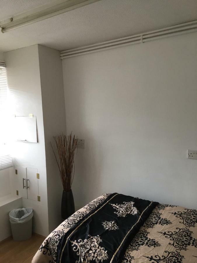 Travelling Stop Apartman Swindon Kültér fotó