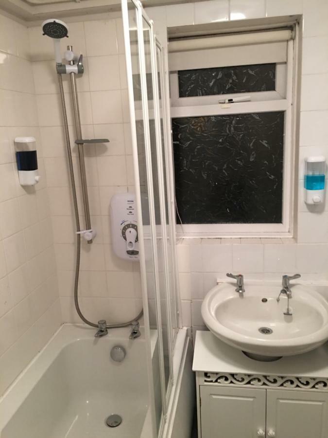 Travelling Stop Apartman Swindon Kültér fotó