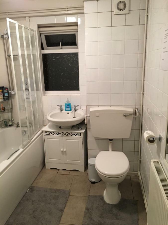 Travelling Stop Apartman Swindon Kültér fotó